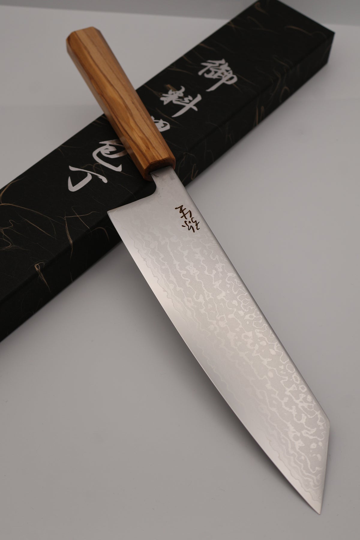 E177 雲 切付牛刀210 Kumo Sworded Chef Knife