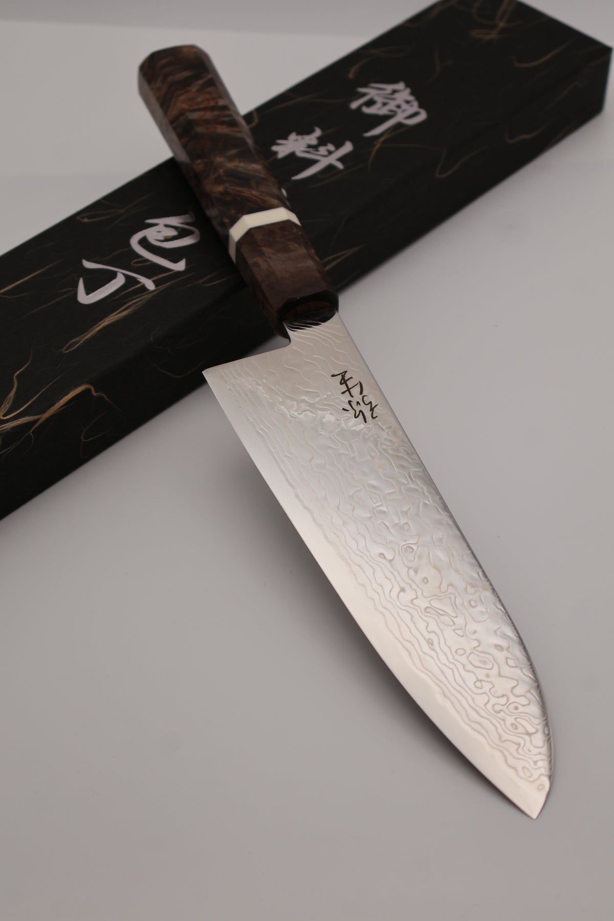 E65 流氷磨き三徳180 Ryuhyo Santoku Knife